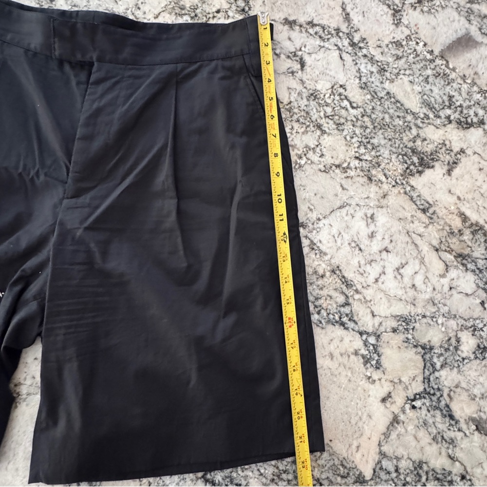 Stella McCartney Black Flat-Front Men’s Shorts with D-Ring - Picture 6 of 8